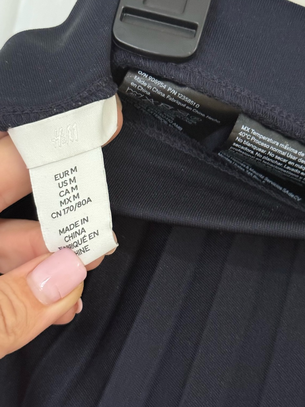 H&M Pleated Mini Skirt - Dark Navy - Picture 5 of 5